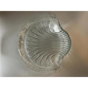 Elegant Clear Glass Shell-Shaped Dish